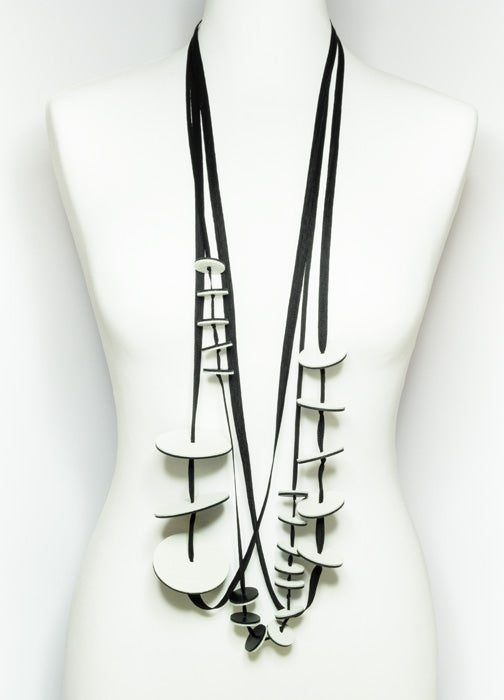 Collier en cuir noir et blanc, design